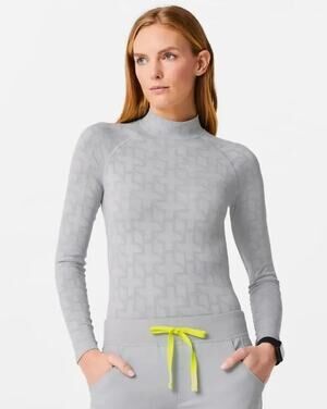 Figs Salta Mock Neck Seamless Underscrub Top Gray Geometric EUC Size XL Medical